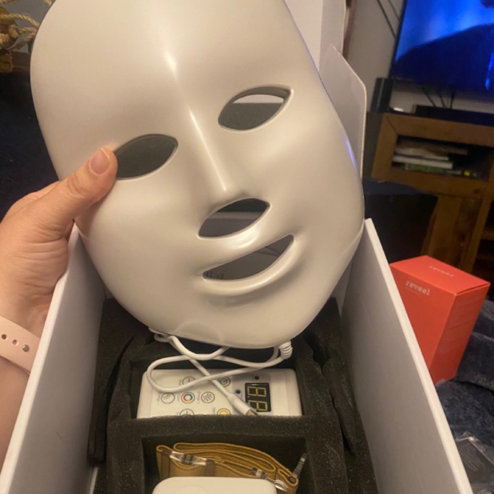 LED Light Therapy Mask: image 10